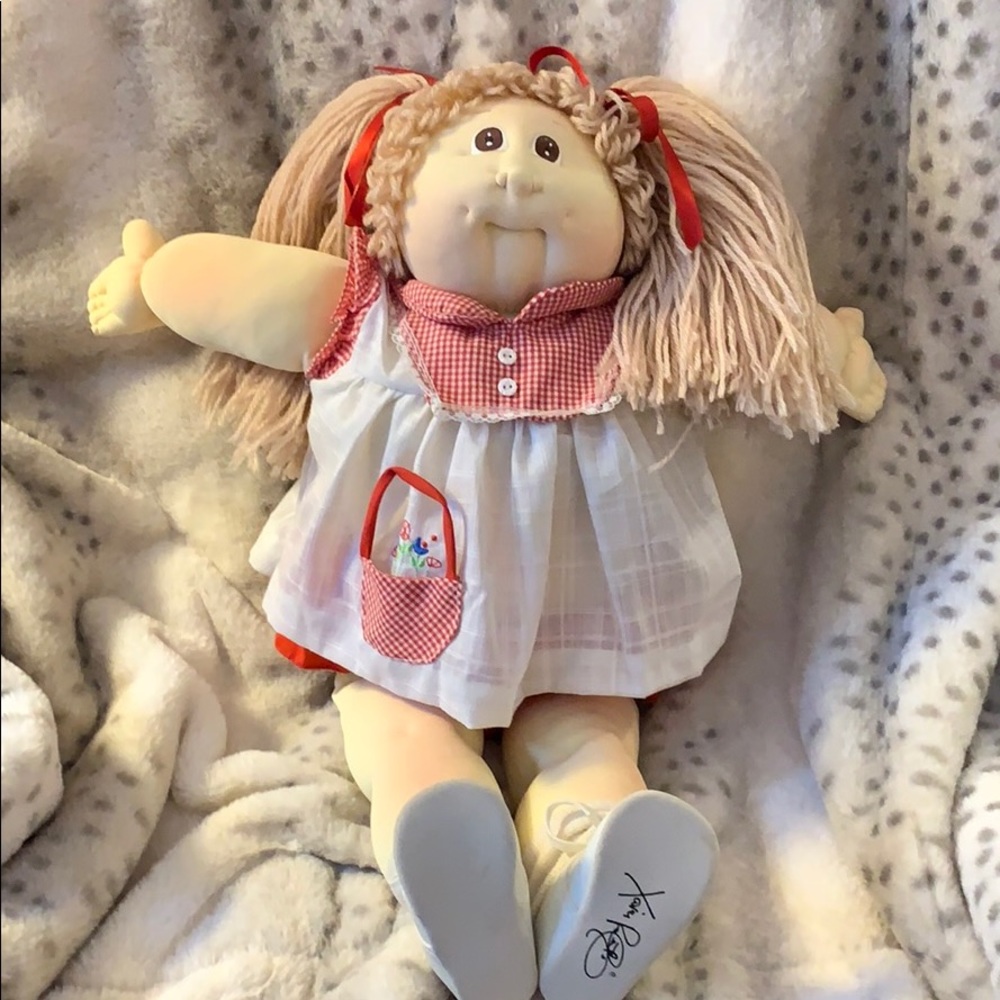 “FINAL DROP PRICE”Collectible cabbage patch doll